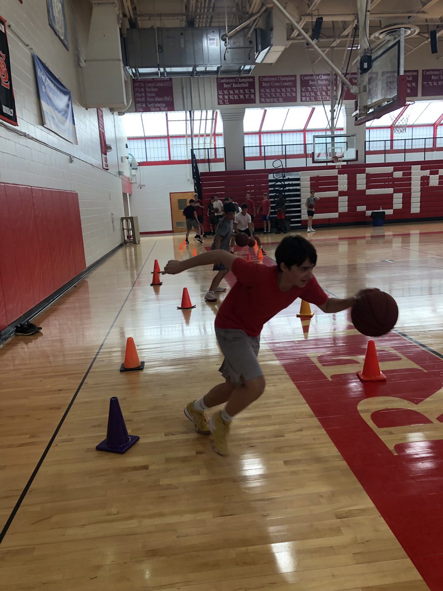 hanshoeg's tweet photo. It’s always a good day to be in the gym getting better! Great energy and effort by our guys again today. #BSMHoops #BSMProud #BSMFamily @BSM_Hoops https://t.co/pc9ojRX8q2