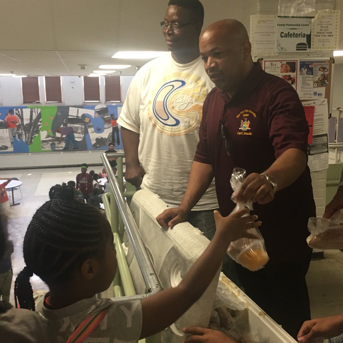 NYS Assembly Speaker @CarlHeastie helped give out lunches during his tour of the Family Partnership Center @FS1411 in POK with <a href="/JacobsonNY104/">Jonathan G. Jacobson</a>  <a href="/WAMCNews/">WAMC News</a>
