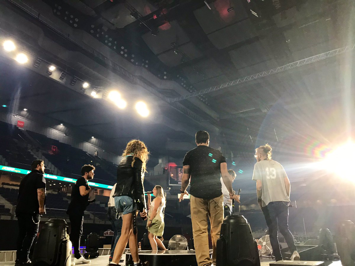 LaVozAntena3's tweet photo. Estamos ready, falta muy poco... 😎 Esta noche, #LaVozEnConcierto en el @WiZinkCenter 🙌 https://t.co/UnzDEER2uo
