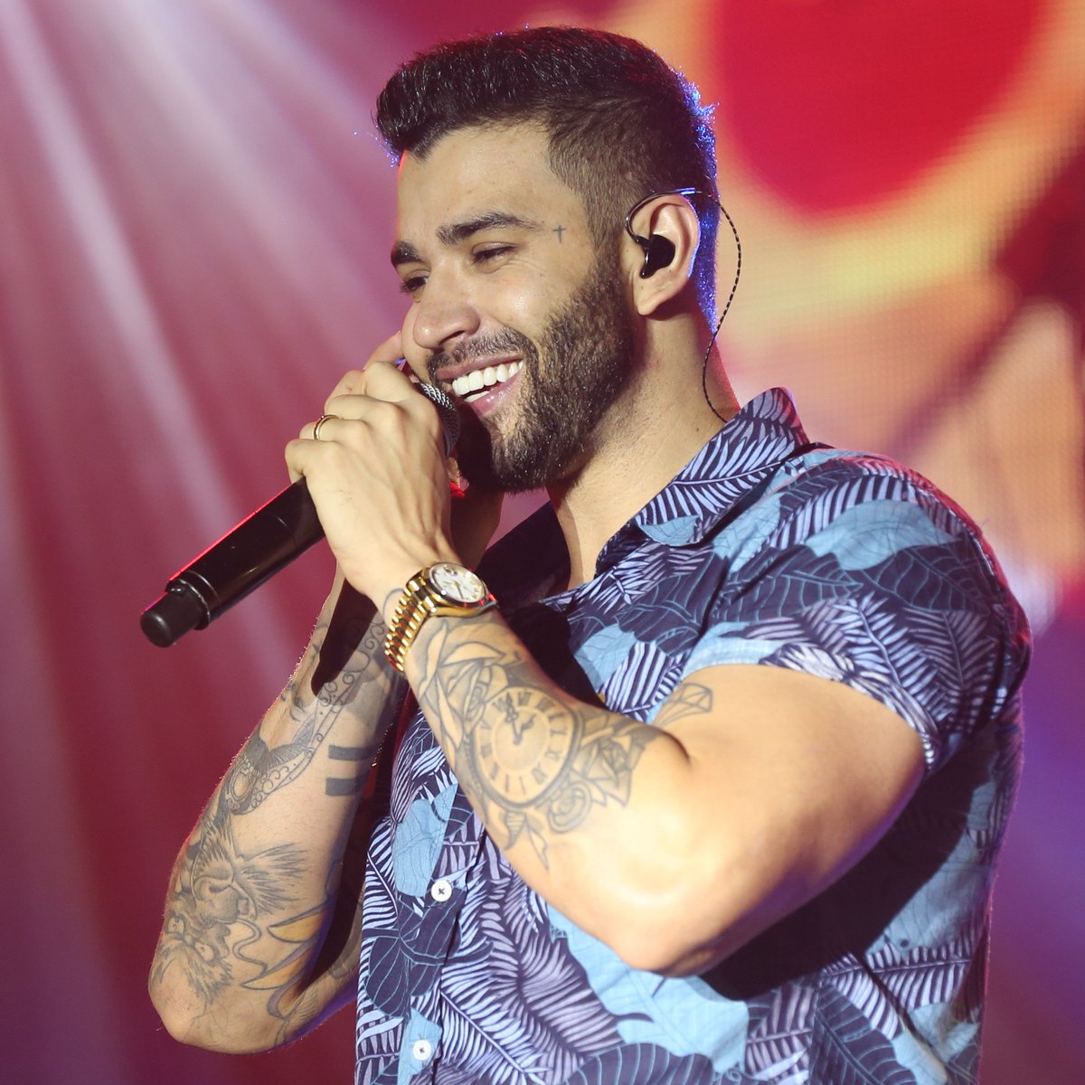 baladamusic's tweet photo. Aiiii, bb... Hoje é dia de Rio Verde/GO encontrar e fazer uma grande festa com nosso Embaixador! Preparados? 👏 #GusttavoLima #BaladaMusic #RioVerdeGO https://t.co/Axo4iq4Fdl