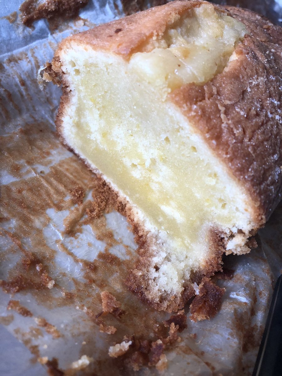 @hccs_istem Thanks for thinking of the parents... loving the lemon drizzle from <a href="/BromptonCookery/">Brompton Cookery</a> #bromptomcookeryschool