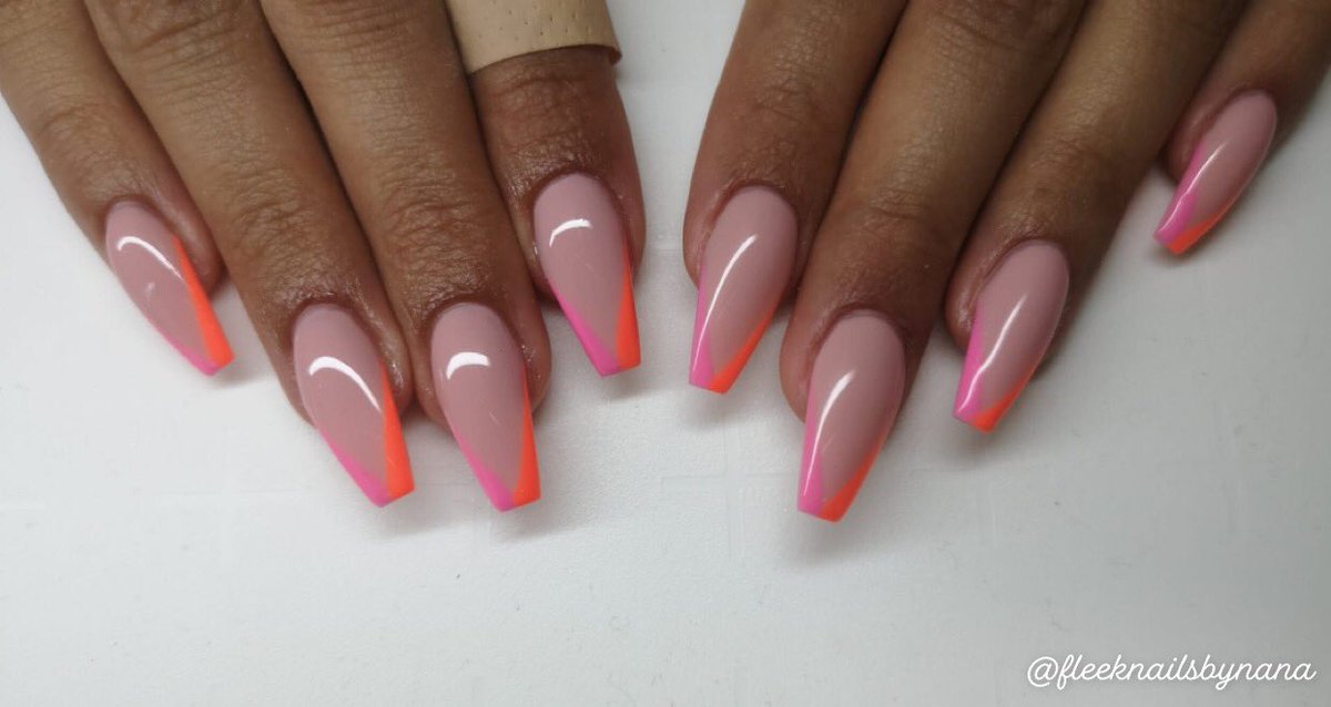 nailsbynana's tweet photo. Vacay ready! @Lica_VW #fleeknailsbynana #nailsbynana #fleeknails #nailsinbelgium #antwerp #nailsoninstagram #coffinnails https://t.co/1G1fWFSdaU