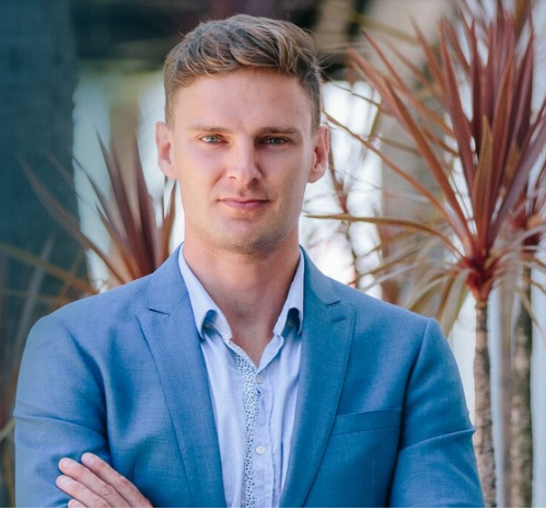 Smilingvinney's tweet photo. SUCCESSFUL PARTNERSHIPS: TOP MISTAKES TO AVOID WHEN STARTING OUT

https://t.co/bMAOmjtFQ9

#podcast #podcaster #listentothis #listen #vinney #realestate #multifamilyinvesting #realestateinvesto https://t.co/J4M56Za6Cd