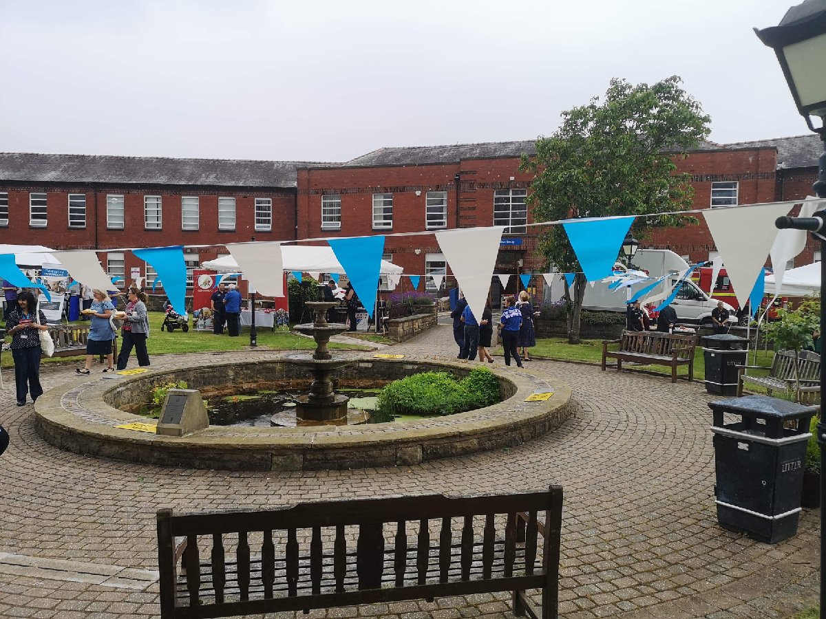 GMPOldham's tweet photo. The Oldham Care Organisation Staff summer bbq. Providing information about the local policing team and offering crime prevention advice and goodies! #HospitalTeam https://t.co/ZVk7RmLsyG