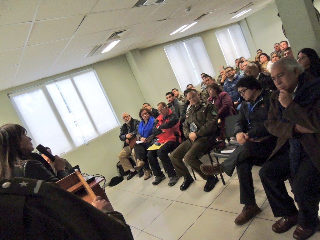 Gobernación de Diguillín (@gob_diguillin) on Twitter photo Con alta participación ciudadana se vivió la primera sesión #STOP en la 3ra Comisaría de <a href="/CarabNuble/">Carabineros Región de Ñuble</a> en #Bulnes. Instancia sumó presencia de la Gobernadora <a href="/paolabeckerv/">Paola Becker Villa</a>, <a href="/CoorNuble/">Coordinación Seguridad Pública Ñuble</a>, Prefecto #Ñuble John Polanco, <a href="/FiscaliaNuble/">Fiscalía Regional de Ñuble</a>, y alcalde <a href="/munibulnes/">Municipalidad Bulnes</a> Jorge Hidalgo. #ChileEnMarcha Con alta participación ciudadana se vivió la primera sesión #STOP en la 3ra Comisaría de <a href="/CarabNuble/">Carabineros Región de Ñuble</a> en #Bulnes. Instancia sumó presencia de la Gobernadora <a href="/paolabeckerv/">Paola Becker Villa</a>, <a href="/CoorNuble/">Coordinación Seguridad Pública Ñuble</a>, Prefecto #Ñuble John Polanco, <a href="/FiscaliaNuble/">Fiscalía Regional de Ñuble</a>, y alcalde <a href="/munibulnes/">Municipalidad Bulnes</a> Jorge Hidalgo. #ChileEnMarcha
