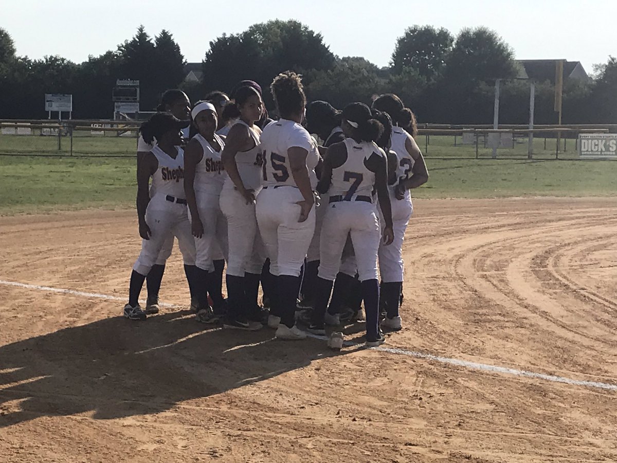 Gathering SSTEAM! We got to Pray to make it every day! #fastpitch #HBCUsoftball #TeamShepherds #family #LuvMySisters