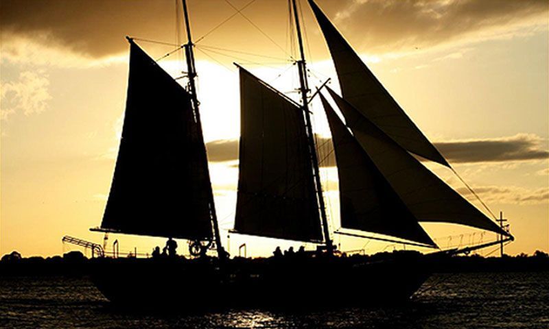 VisitStA's tweet photo. The #SchoonerFreedom offers #FullMoon Sails on the #night of the full #moon each month. Guests can glide along the moonlit waters of #MatanzasBay aboard the 19th-century replica #tallship and enjoy the night and views of old #StAugustine.
https://t.co/Jtau4kmqB2 https://t.co/4r5js1QZrY