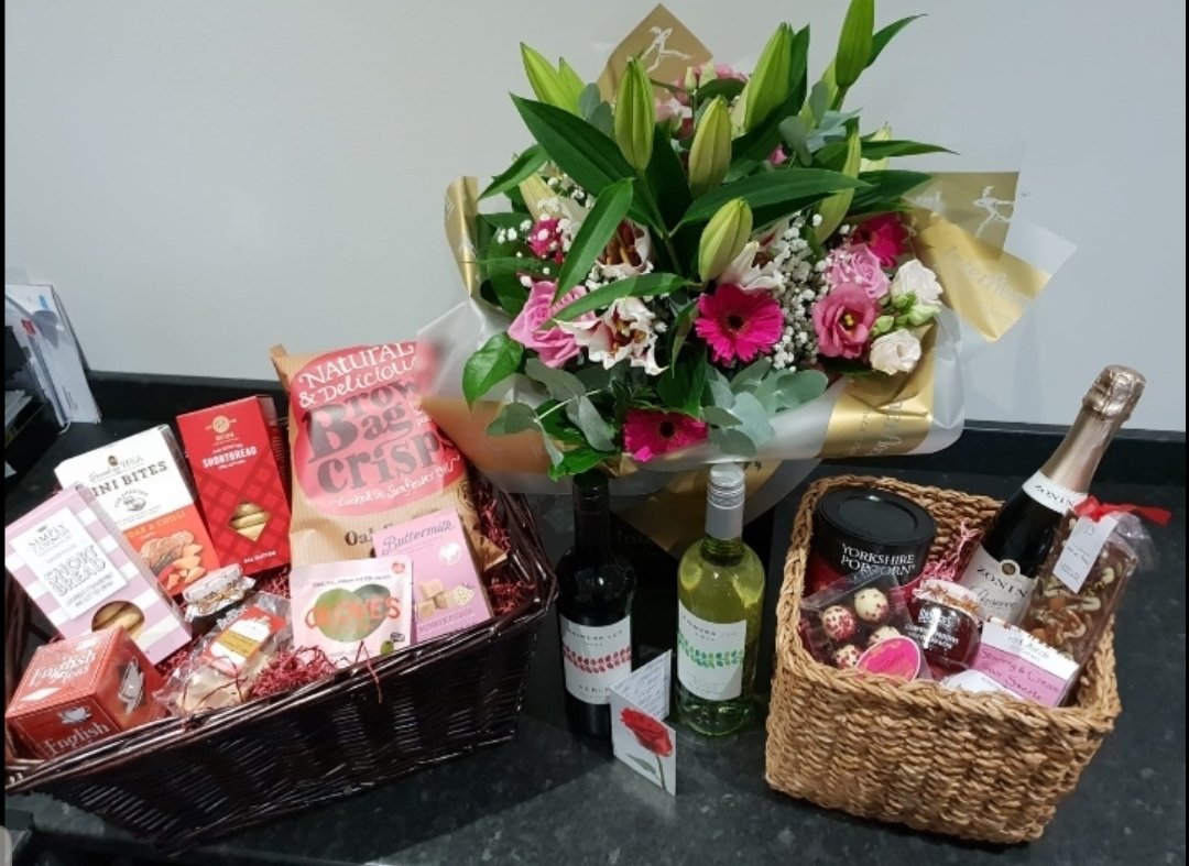 What a lovely surprise for the team today. We are all overwhelmed with this huge gesture from a very appreciative client for the support they have received. <a href="/P3Leicester/">P3 Leicester FS</a> #wearep3 <a href="/P3Charity/">P3</a> well done team fab work 😊