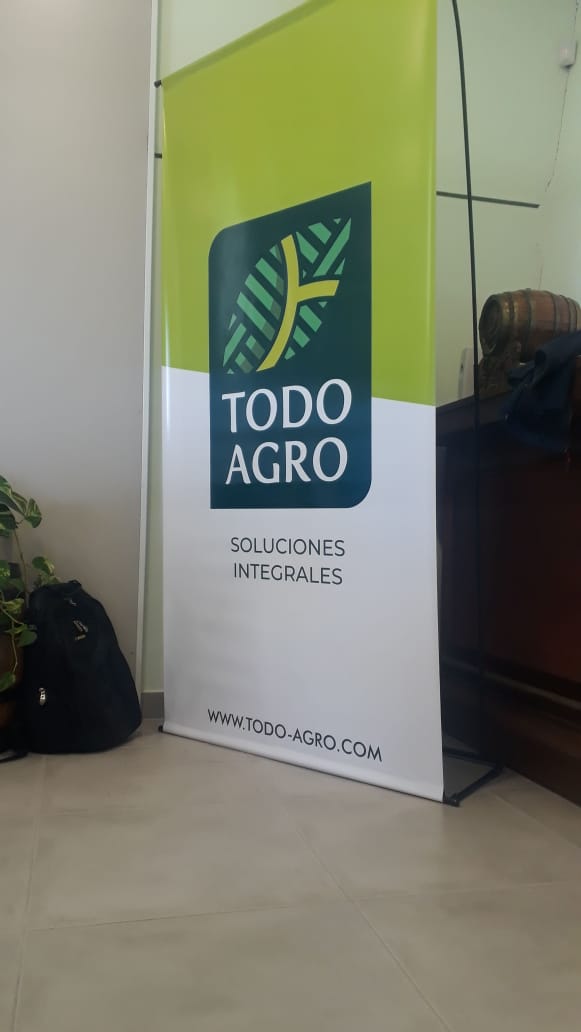 ProfertilAgro's tweet photo. Hoy por la mañana se realizó presentación de eNeTOTAL PLUS a cargo Ing @fedemoriones de I+D Profertil donde también se realizó la presentación del programa #NUVI nutrición vegetal inteligente en Todo Agro #GralRoca
#todoagro #nutricionvegetal #argentina #enetotalplus https://t.co/K3yhBGzF95