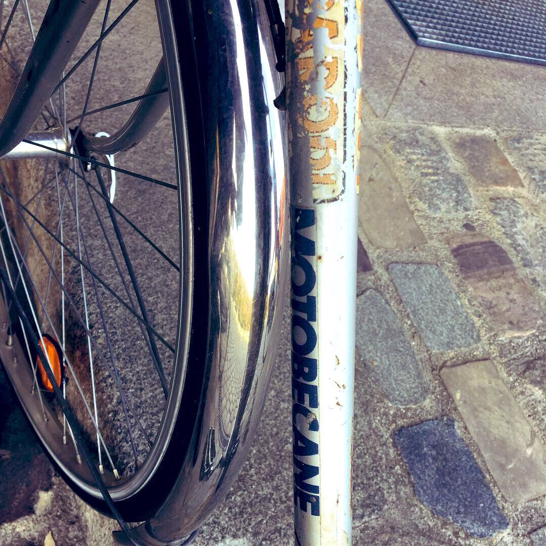 AudreyPulvar's tweet image. @Lac_Annecy #LesPensieres #FondationMerieux @ird_fr @CFFondations,merci pour le superbe accueil,le charme des lieux,l’intensité des échanges! 🙏🏾🏃🏾‍♀️🤓À demain @LeMondeFestival à #CouthuresSurGaronne! Et si ma bécane est encore à #GareDeLyon ce soir,elle descend avec moi demain!🙂🚴🏾‍♀️