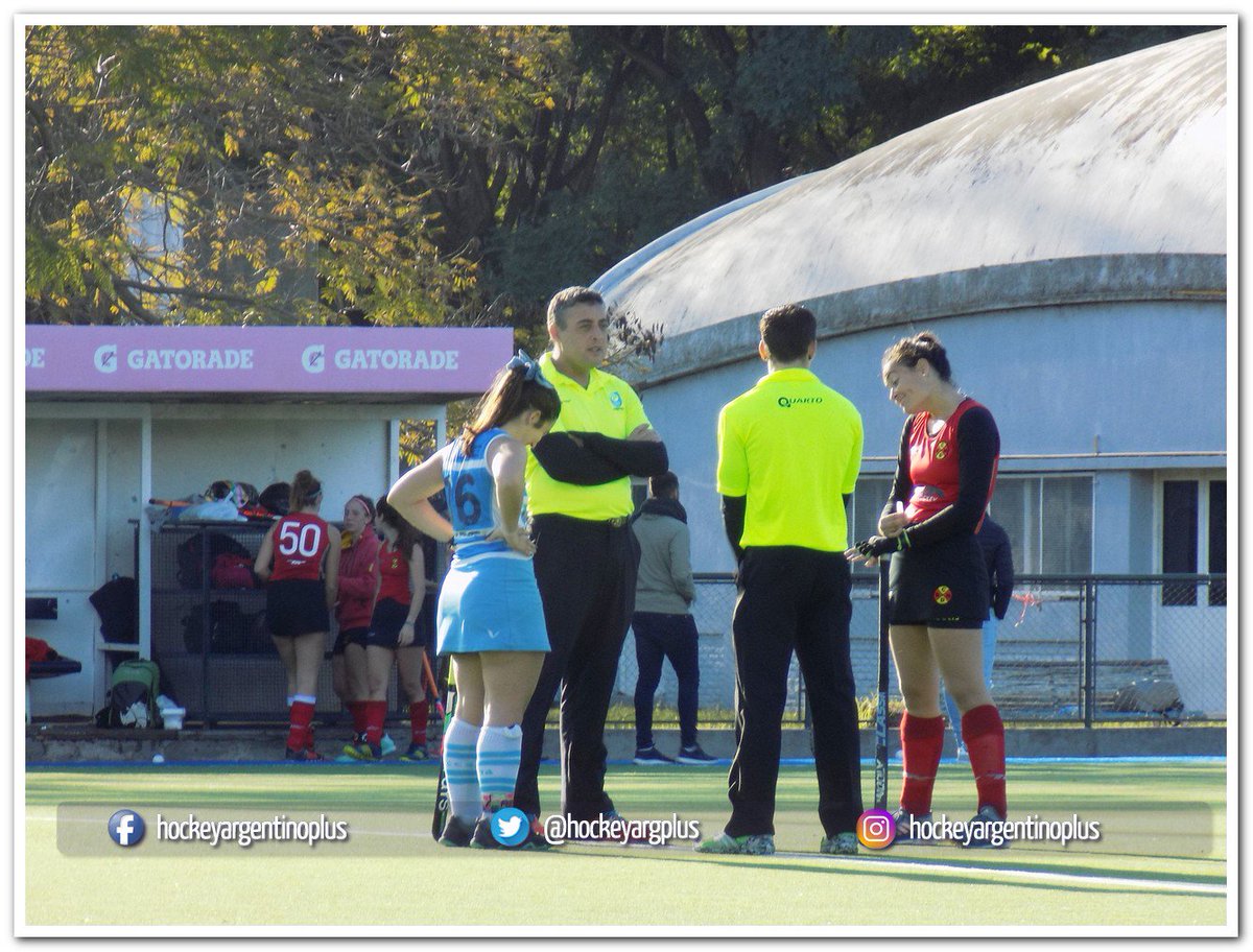 hockeyargplus's tweet photo. #Metro
#DamasE5
🏑📷Galería de fotos del encuentro entre #CiudadD vs #BaNaDeB ➡https://t.co/cDUdNFG1Ry https://t.co/Gh7B2LGsZc