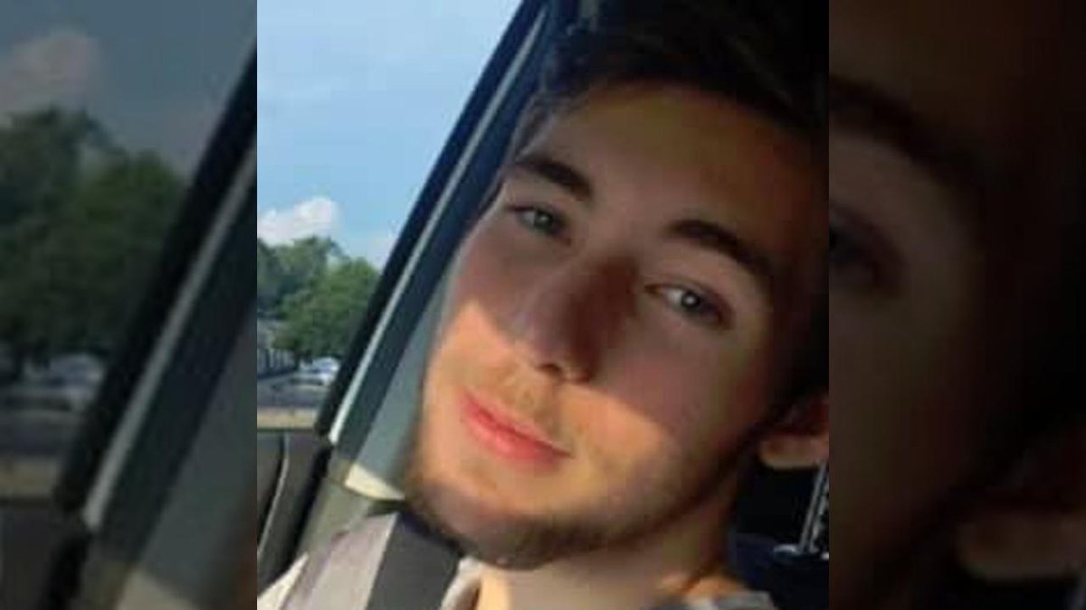 IT TAKES TWO SECONDS TO RETWEET! 16-year-old Landon Ellis is missing. Deputies say that he could be in Florida. 

DETAILS; bit.ly/2JC1YDt