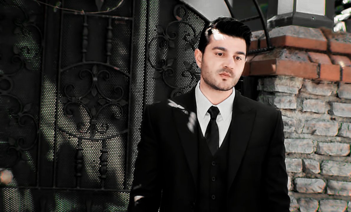 VisualsBurak's tweet photo. O dudak büküş nedir öyle 😻💕

• #BurakSevinç https://t.co/QGWBpgZA9Y