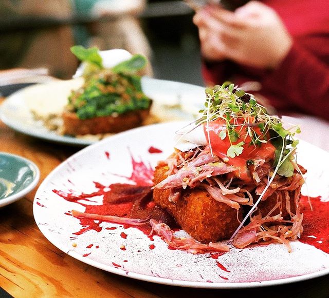 RETURN OF THE MAC ⚡Our delectable mac &amp; cheese croquettes, served with slow-baked ham hock, beetroot puree, béarnaise &amp; a poached egg. The mac's back baby 😋

📸 instagram.com/p/Bzy83CUJkYu/ via tweet.photo