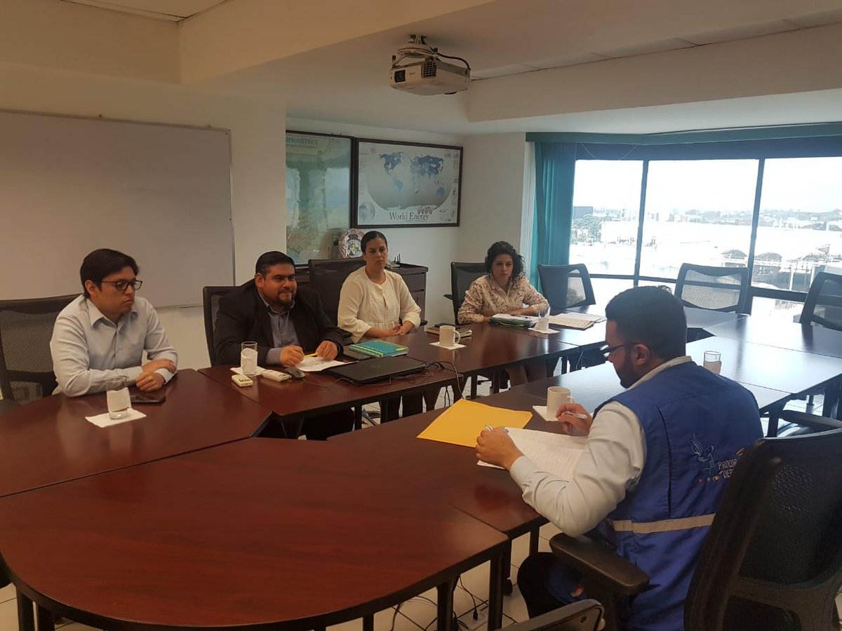 PDHgt's tweet photo. Delegados del @PDHgt de la Defensoría del Consumidor y Usuario realizan verificación en la Comisión Nacional de Energía Eléctrica del pliego tarifario. Autoridades informan que @CNEEGuatemala no aprobó los % de pérdidas por conflictividad dentro de la tarifa al usuario final. https://t.co/yLyM7i81Lg