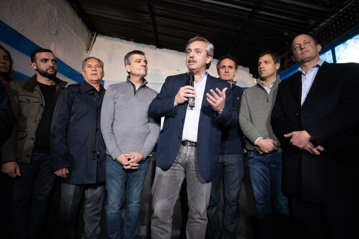 Gracias a  @JuanZabaletaOk y a los vecinos de Hurlingham por recibirme tan afectuosamente. 

El trabajo que hacen junto a los clubes de barrio es fundamental para transmitirles valores a nuestros chicos y evitar que estén en la calle.