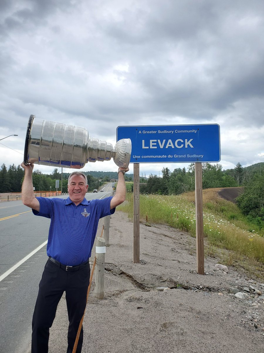 keeperofthecup's tweet photo. Finally after 42 years in the @nhl as player and management @StLouisBlues Vice president of Hockey Operations Dave Taylor brings home the #stanleycup to Levack just north of Sudbury. @HockeyHallFame https://t.co/wiTzykc2HX