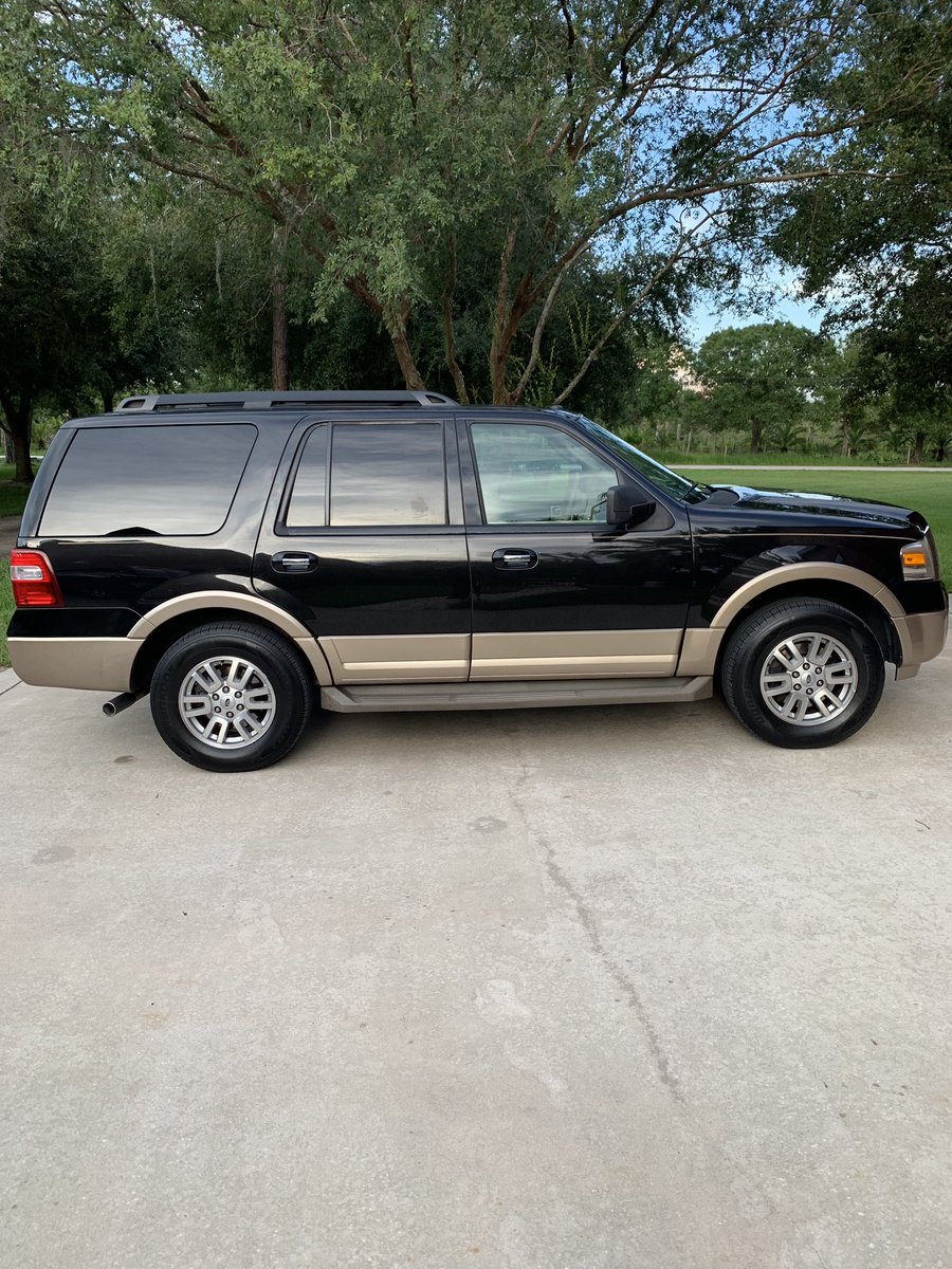 MagicEagleSport's tweet photo. New whip 🙏🏻 blessing before the baby girl gets here #grindingpaysoff https://t.co/9M9bJwUuTb