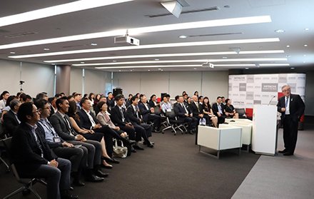 HIT_Consulting's tweet photo. #HitachiConsulting SEA regional leaders joined CEO Toshiaki Higashihara for a townhall in Singapore. We look forward to continuing to drive innovation together that is Powering Good as One Hitachi. Learn more about our work here: https://t.co/9q1ch8GhbZ https://t.co/JzLU4LJgBc