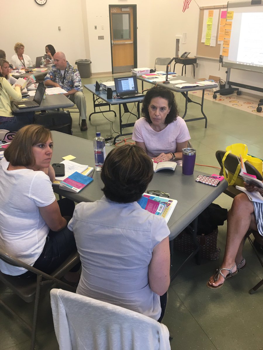 cikin520's tweet photo. Sayville and Bayport teachers run their own book club conversations to put themselves in their readers’ shoes. 📚 Such a great week with fabulous teachers! #TCRWP https://t.co/wUAOg5qcjX