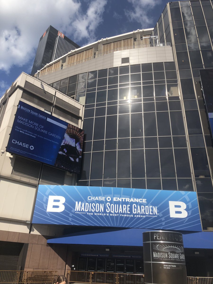 MurphGuide's tweet photo. If you are going to Billy Joel at Madison Square Garden, see our MurphGuide Directory of the bars near MSG, including @JohnSullivans @StoutBarNYC @JackDoylesNYC @playwright35th @BrotherJimmys

https://t.co/J8sfjfgz41 https://t.co/n04txYnbeU