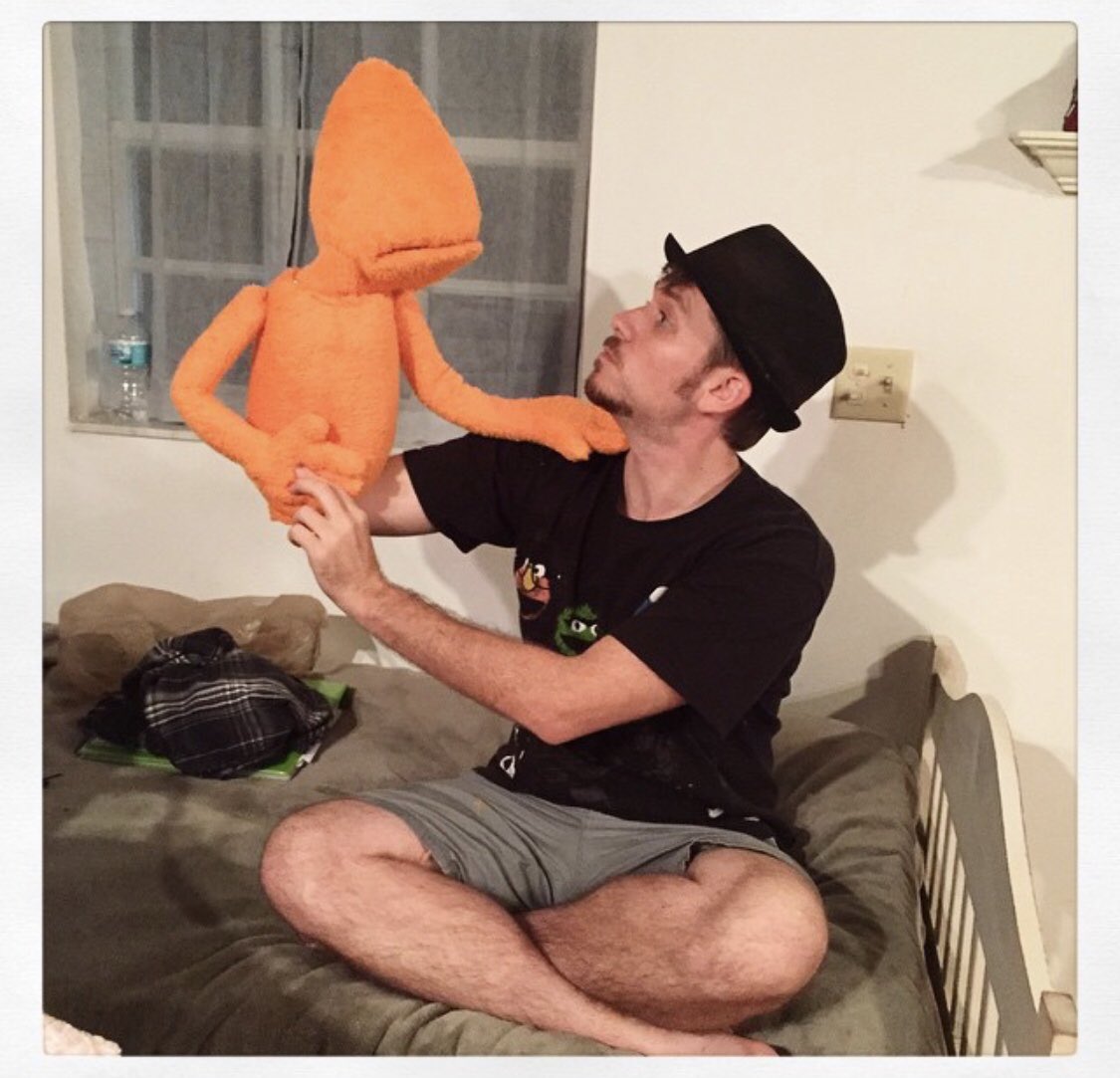 BossCodey's tweet photo. #tbt to when Boss and @NateBegle first met! It was a definite #meetcute
#bosscodey #puppets #puppetry #defunctland #muppets #jimhenson #wilkinscoffee #commercials #parody #homage https://t.co/WUGET8oIJF