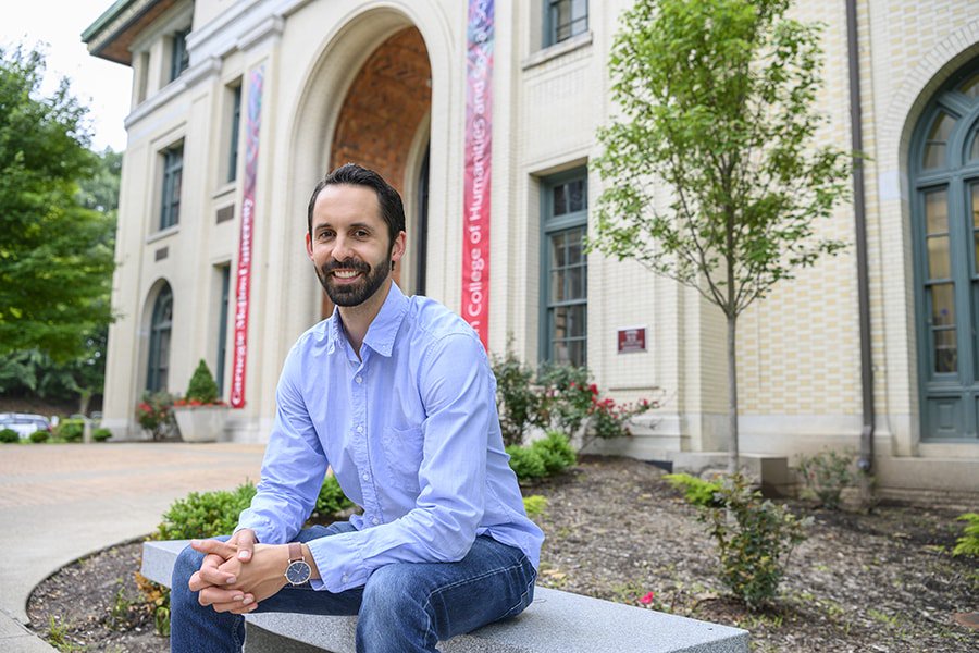 Faculty & Staff News tweet media