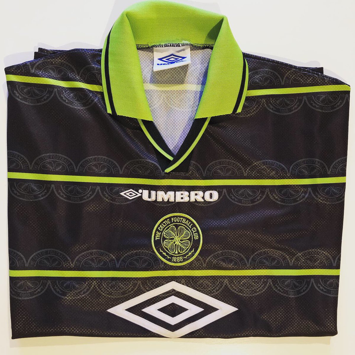  @celticfcAway kit, 1998/99 @umbroI have no recollection of when, where or why I got this shirt, more than a decade ago, in what I recall not being a sports store. But I’m glad I did:  #Umbro, hands down the coolest brand in football.