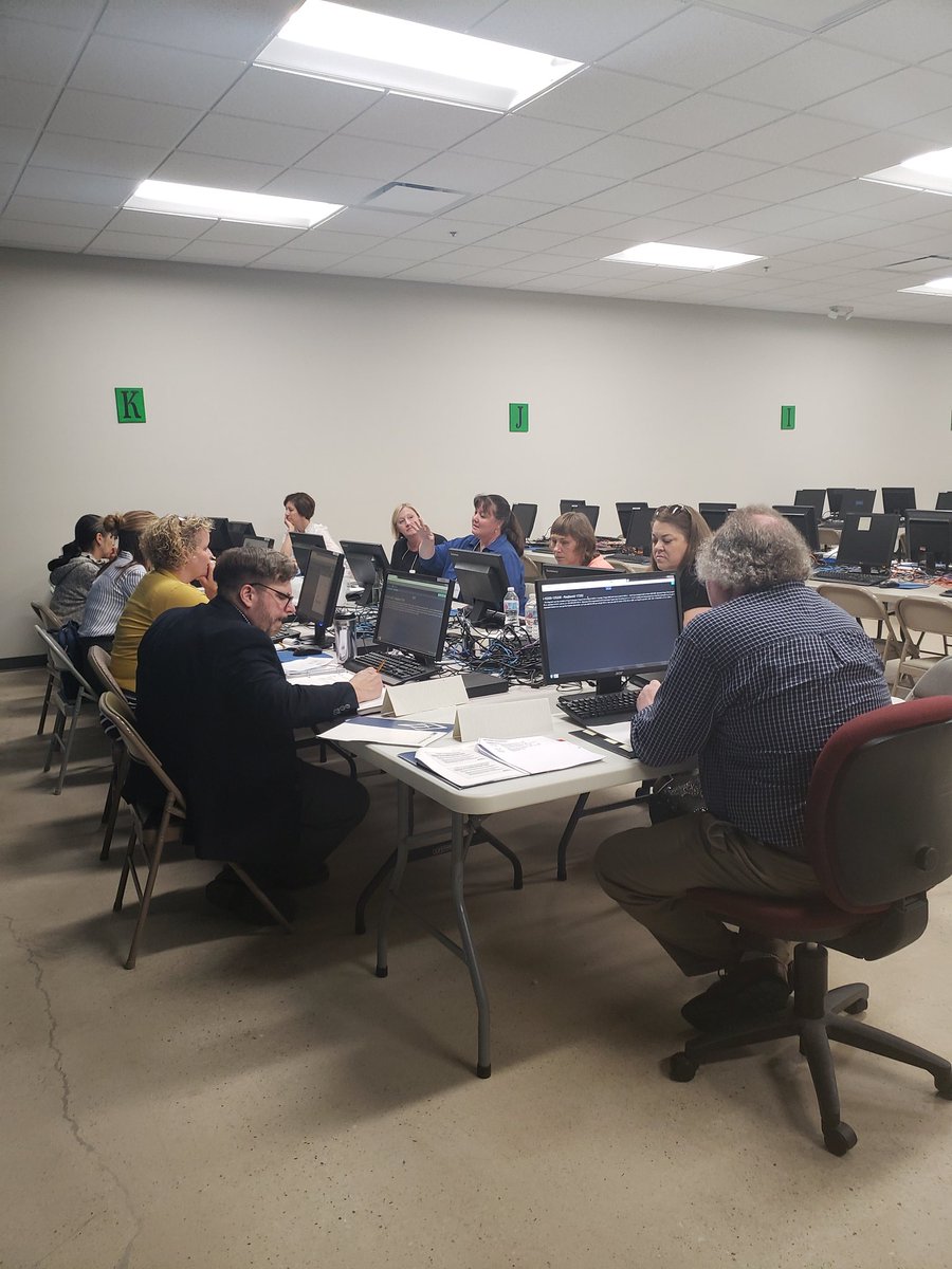 tgibbsburke's tweet photo. Elementary teachers hard at work during rangefinding in Detroit! For teachers, by teachers, we appreciate you!! #SmarterBalance @SmarterBalanced https://t.co/Ek7Pq3fLPy