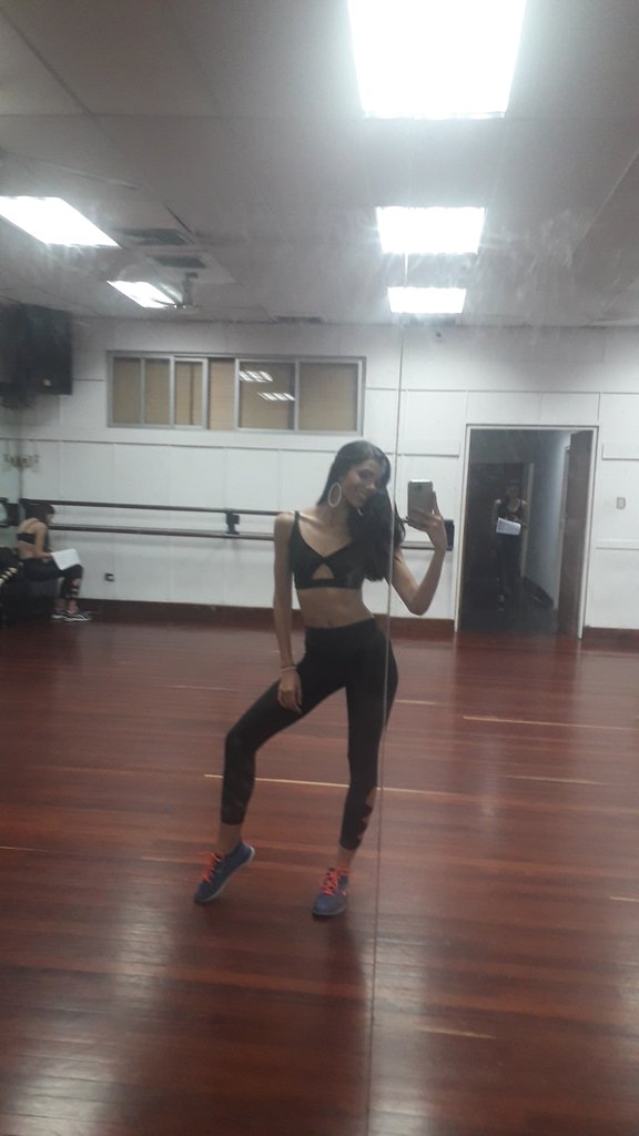 ¡Ahora mismo! Ensayando para la noche más linda💜 no se imaginan lo que siento mientras canto el himno 😍