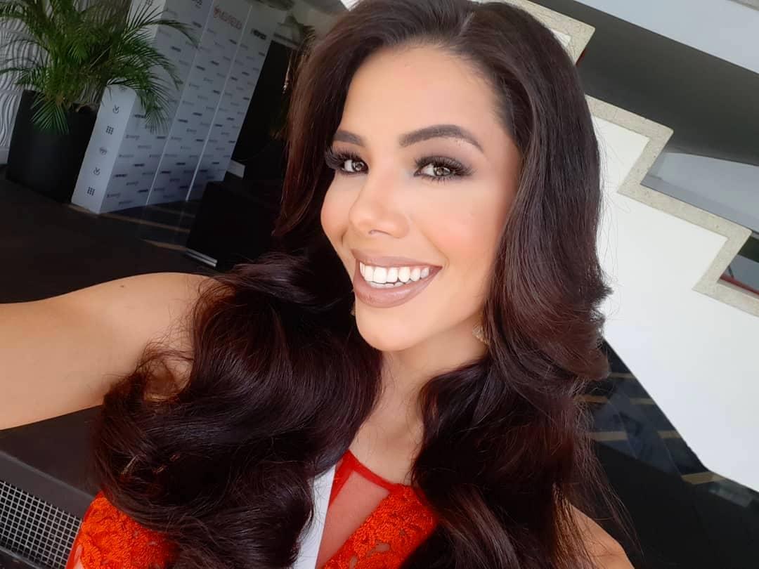 Este fue mi look de ayer para más allá de la belleza ¿Qué tal? Yo lo ame❤
Makeup @maiker_vzlamakeup 
Hair Deivis villarroel 
Outfit Olga Bolaños