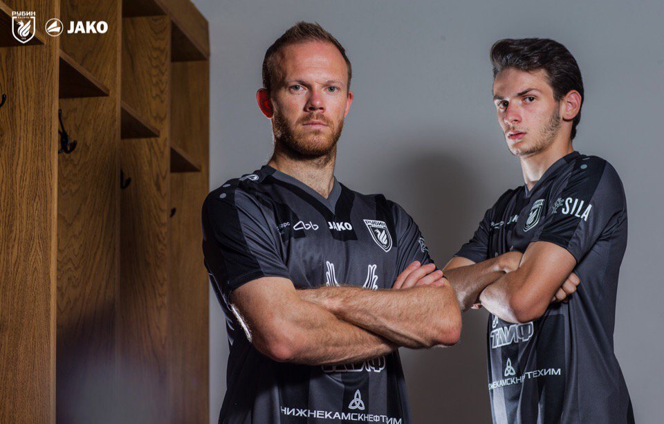 FCRubinFRANCE's tweet photo. FC Rubin et le partenaire technique officiel du Club JAKO ont présenté des ensembles de formulaires de jeu pour la saison 2019/20!

#RubinKazan #Rubin #FCRK #НашРубин https://t.co/hODsu11iPk