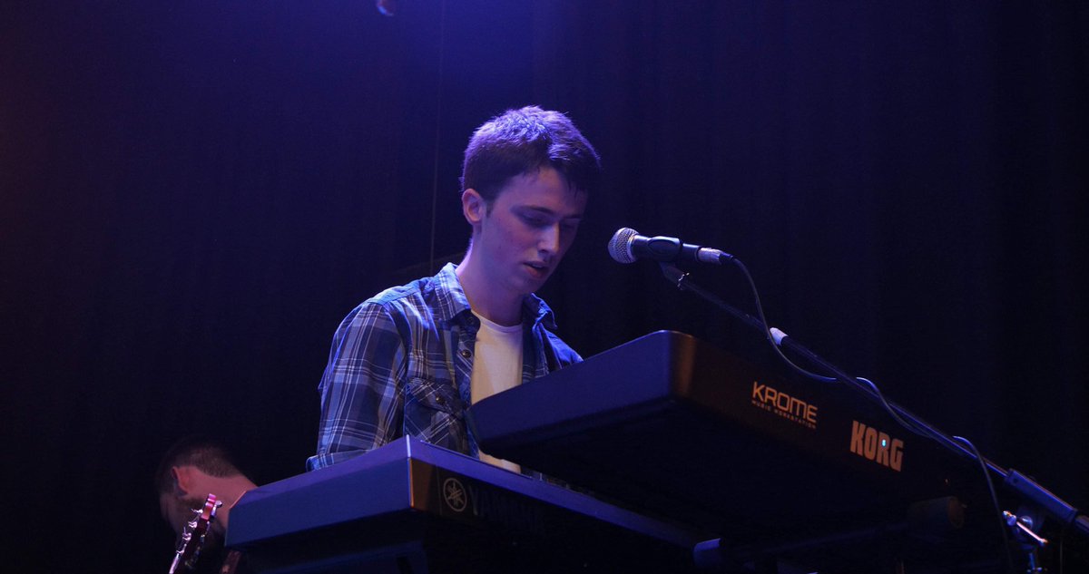 bandjustlikeus's tweet photo. @StevieWonder is Aldi’s version of Andrew 🎹 

New live cover of Signed Sealed Delivered over on Facebook and YouTube, go check it out 👀

Link in bio! 

Just Like Us x https://t.co/v69ZTyYEJz