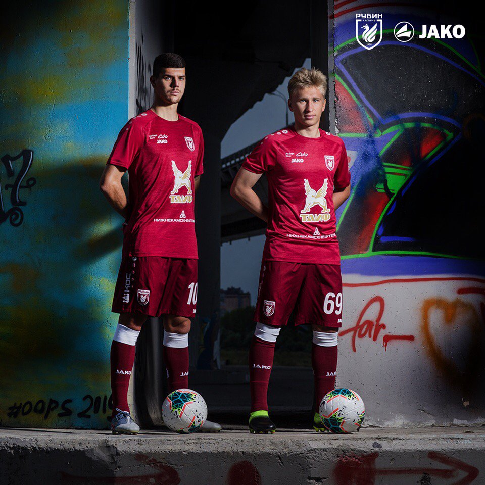 FCRubinFRANCE's tweet photo. FC Rubin et le partenaire technique officiel du Club JAKO ont présenté des ensembles de formulaires de jeu pour la saison 2019/20!

#RubinKazan #Rubin #FCRK #НашРубин https://t.co/hODsu11iPk