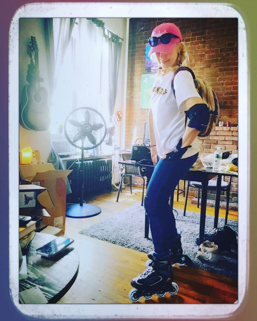 Sometimes I #rock 🎸🎶 and sometimes I #roll 🛹 + ⛸ = 😁 #songwriter #rollerblader