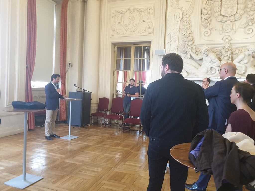 amina_belkhir's tweet photo. La @VilledeReims a organisé un moment d'échanges #StartUp #GrandsComptes #Entreprises. C'est une 1ère mais pas la dernière ! @ArnaudRobinet @GAmzal51 #Innovation #Reims #GrandEst https://t.co/JUth5xSjv7