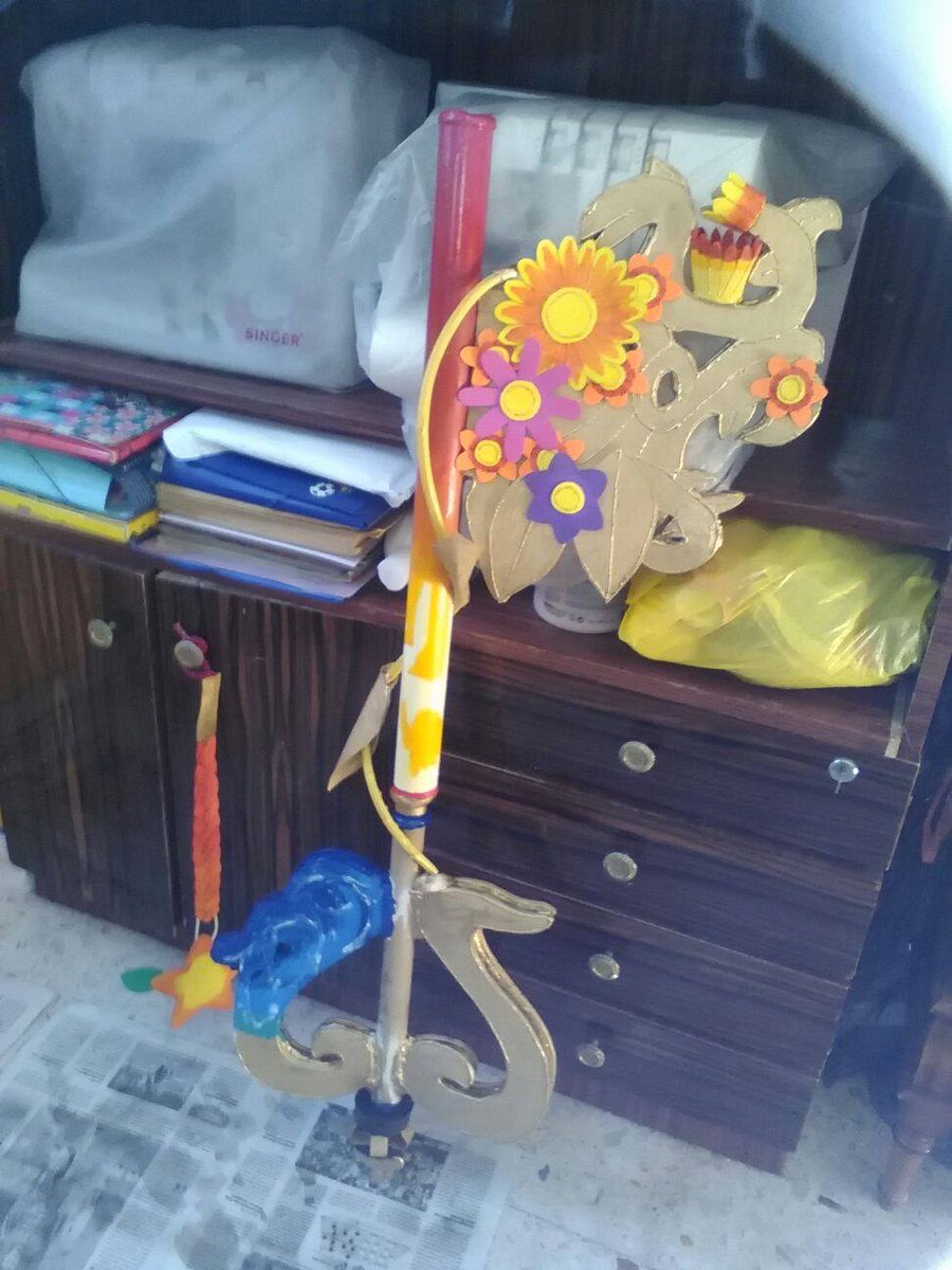 MysticArtesTeam's tweet photo. #cosplay #cosplayer #kairi #kh3 #kingdomhearts3 #squarenix #makingof #progress #process #keyblade #props #finished

Progress of Kairi's keyblade and final result. Kairi cosplay is full finished now!

@HumiureDate will cosplay as Kairi from Kingdom Hearts 3. https://t.co/jYtneeIFro