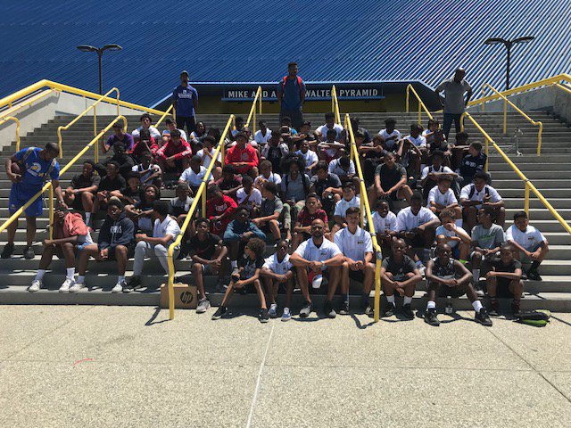evglenn1's tweet photo. @RodWoodson26 Glad you reconnected with @ClarkPhillips28.  Young man has greatness in him, on and off the field, and we thank you in advance for your willingness to pour into him.  To learn more about @ESP_bossprogram visit https://t.co/2Y0U2oI6nD Raising more just like CPlll. https://t.co/EtnLBFj0L8