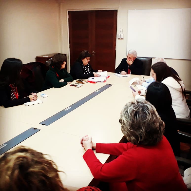 ChileMatrones's tweet photo. Muy buena reunión del ministro @ministeriosalud @jmanalich con el directorio nacional de #ChileMatrones. Avanzamos mucho en lo normativo y Código Sanitario, y quedamos en seguir conversando otras materias de política pública como abordar el tema del VIH. ¡Vamos por buen camino! https://t.co/A9wdUHutd0