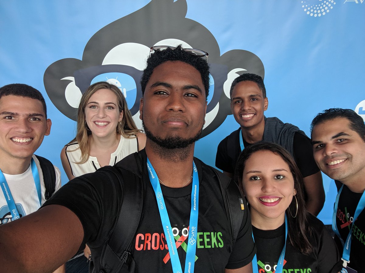 pujolsluis1's tweet photo. We caught a wild @maddyleger1 doing some cool 🔥🔃 at the Summit 🙈🥰 @Chard003 @_AngelGarcia13 @mcvasquez @rdelrosario #XamarinDevSummit #crossgeeks #xamarin https://t.co/70LI1EemoD