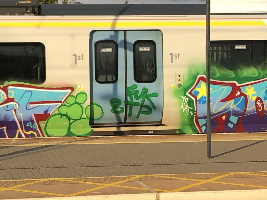 KTMGordo's tweet image. Someone clearly isn’t impressed with @BTP. Guess they’ve got previous for criminal damage, like they’ve inflicted on this @TLRailUK #Class700 🤬

@UKCopHumour @BullshirePolice #ArtCritic