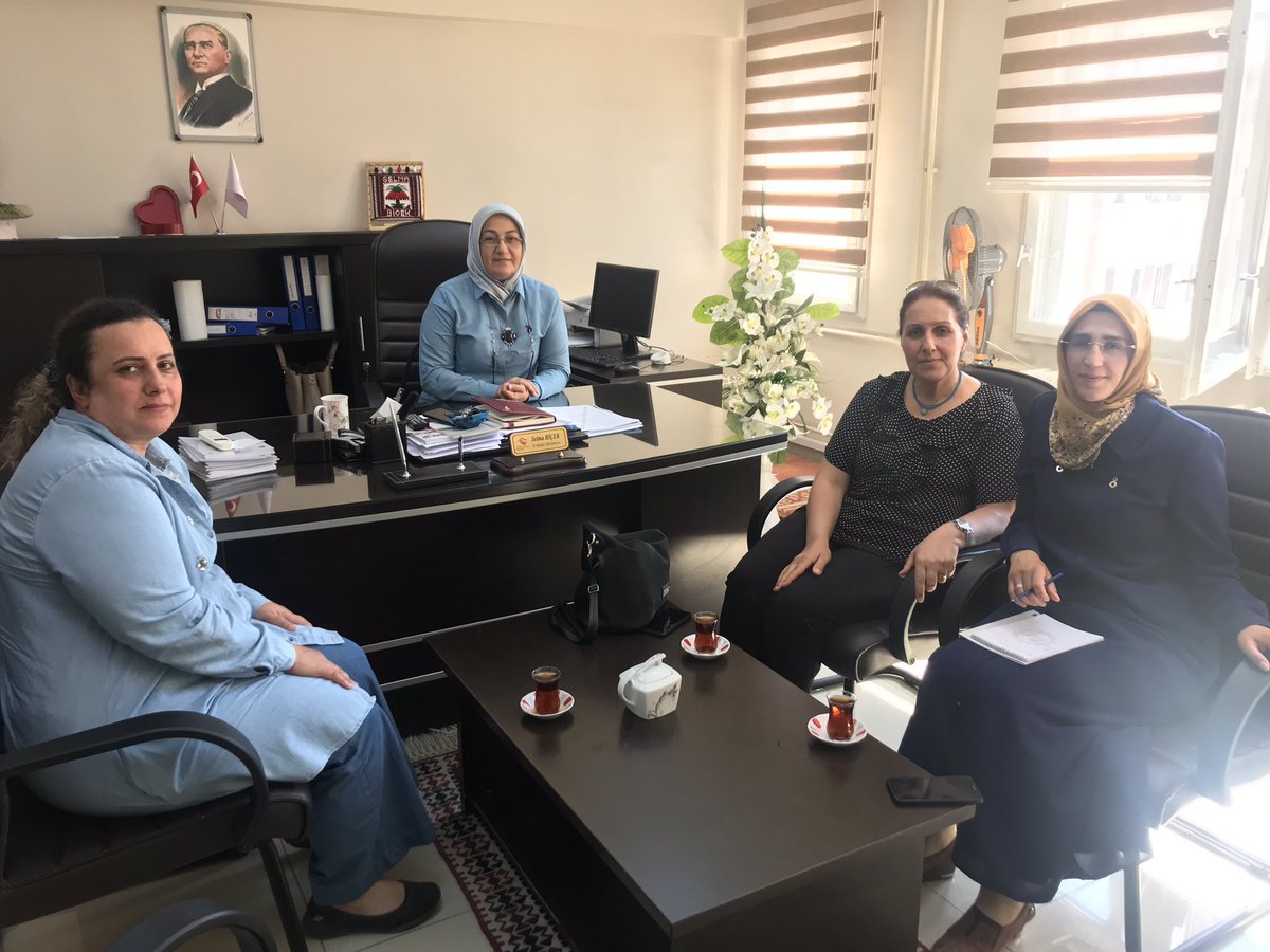 Van Aile, Çalışma ve Sosyal Hizmetler İl Müdür Yardımcısı Selma Biçek hanımefendi ve ŞÖNİM sorumlusu Nesibe hanım ile birlikte engelli kadınlar  ve kız çocuklarının istismar ve şiddete karşı korunması  alınacak önlemler  sorunlar ve çözüm önerilerini paylaştık.<a href="/SelmaBicek/">Selma BİÇEK</a>