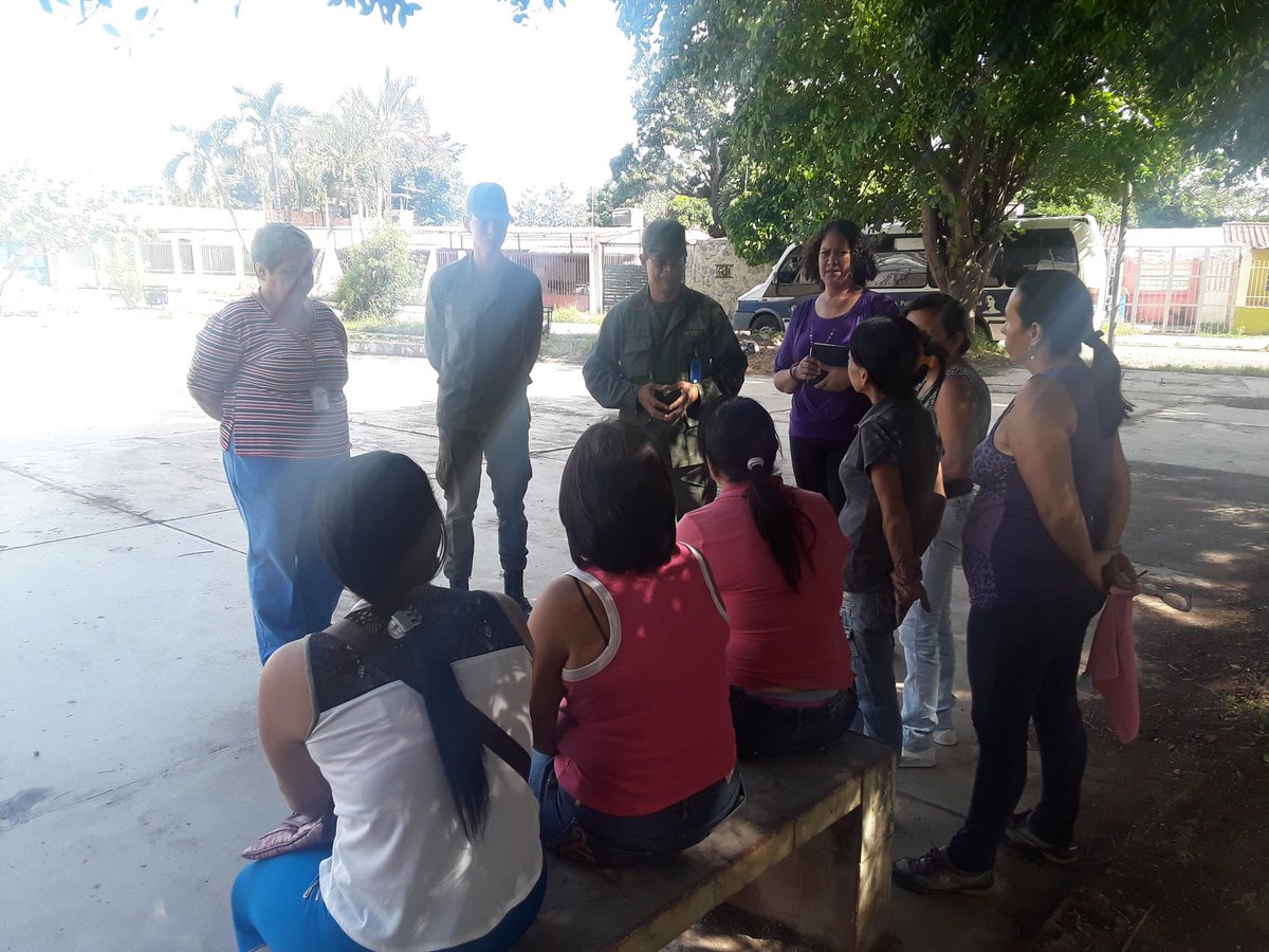 Extension_Cagua's tweet photo. Coordinacion de la Extensión Cagua, Asuntos sociales, Atencion Integral al Estudiante y CEPPU se trasladaron a la comunidad de Tamborito en el municipio Sucre en cumplimiento al plan Rector 2019 #UnefaCaguaActiva 
@Nucleo_Aragua @UnefaVrrCentral @Neriogalban1 https://t.co/wQXiUuEcLo