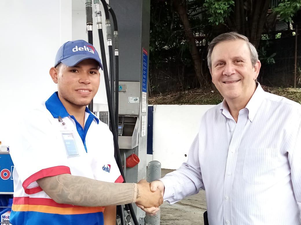 <a href="/PetroleosDelta/">Petróleos Delta</a> <a href="/TraficoCPanama/">Tráfico Panamá</a> El buen ciudadano también fue premiado con certificados de supermercado y regalos. <a href="/TraficoCPanama/">Tráfico Panamá</a> #TReporta