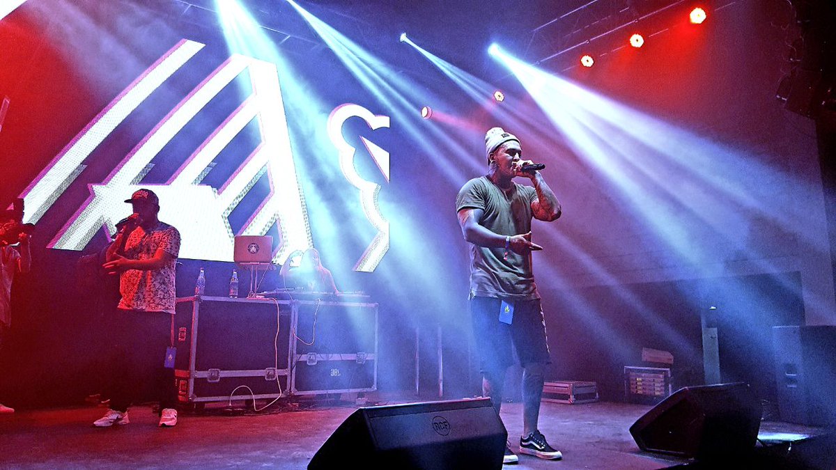 EscoRecords's tweet photo. #TBT en medio de la gira por #Europa junto a #BigStan 🔊🎤
#EscoRecords #Concert #StanMc #HipHop #Concierto #Rap #Colombia https://t.co/aFUB2Zjiyq