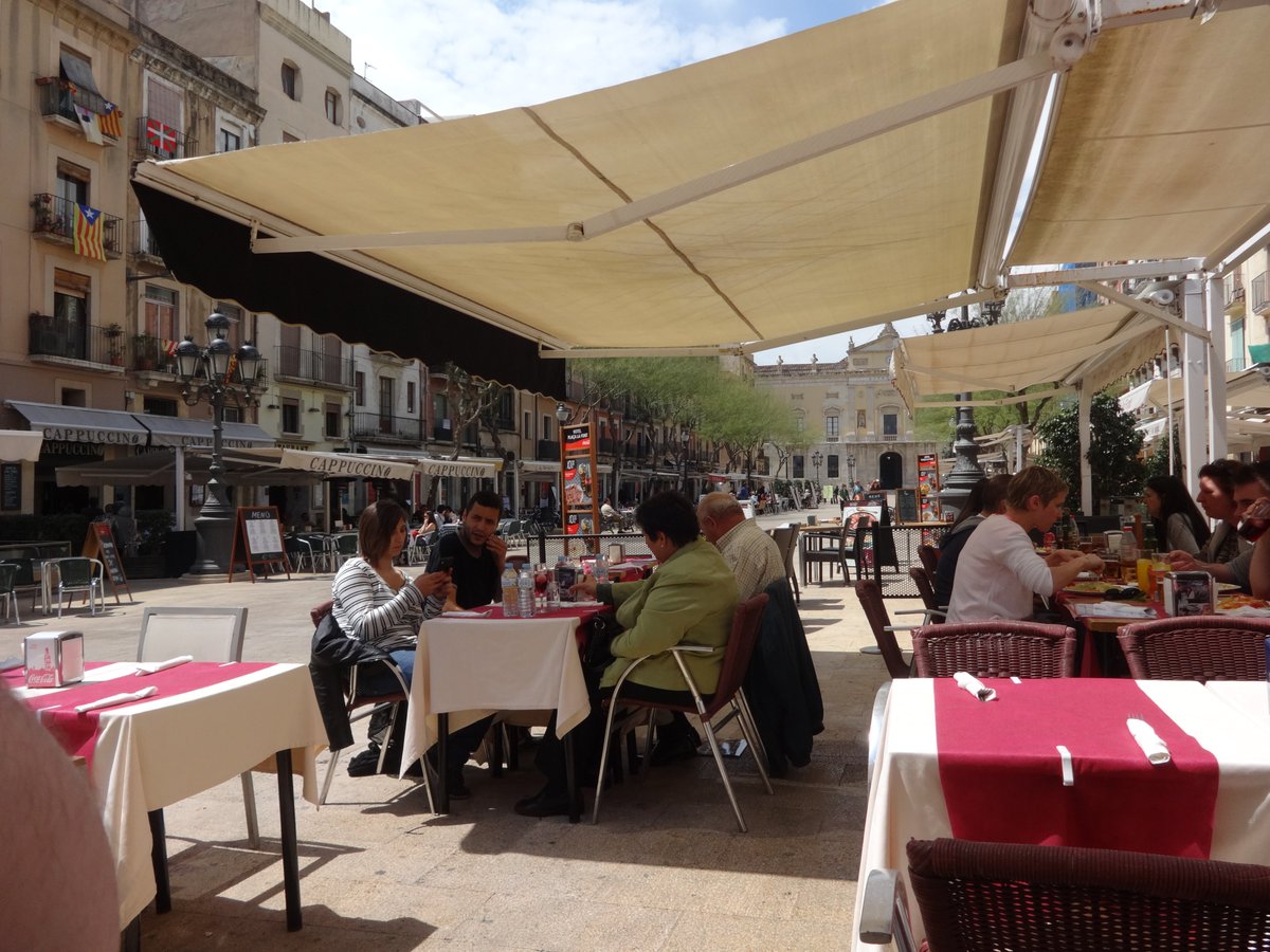 Hi folks we have not tweeted in a while we are back and building a new site to promore #Reus