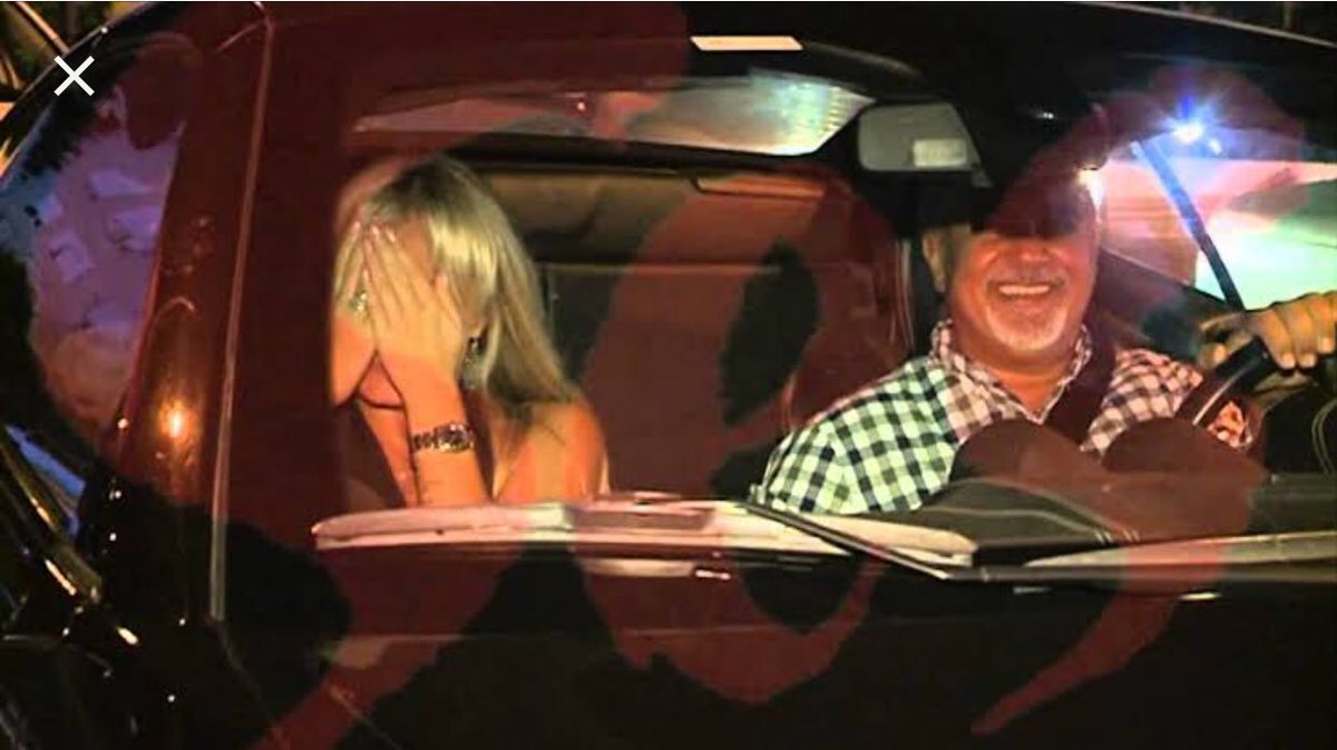 Hasan K.Vatan birlikte olduğu escort kızları otel odalarında sıraya dizip fotoğraflarını çekiyor ve sağda solda gösterip anlatıyormuş. Bu adamı üniv.lerde başarılı iş adamı olarak panellere çağırıyorlar, örnek kişilik olarak lanse ediyorlar.