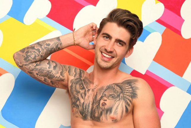 Caine19981's tweet photo. @Grimmers good luck with Maura mate hope it goes well for you xoxo

#LoveIsland #nickgrimshaw https://t.co/tR60sX99nO