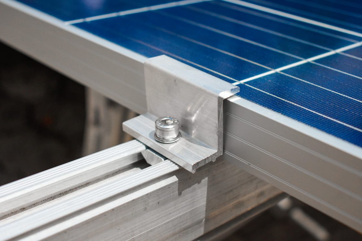 alurack_co's tweet photo. Puede hablarse del aluminio como un "metal inteligente" el cual no requiere de procesos extras. #Expo2019 #ExpoSolarColombia2019 https://t.co/VQcA03LQ49