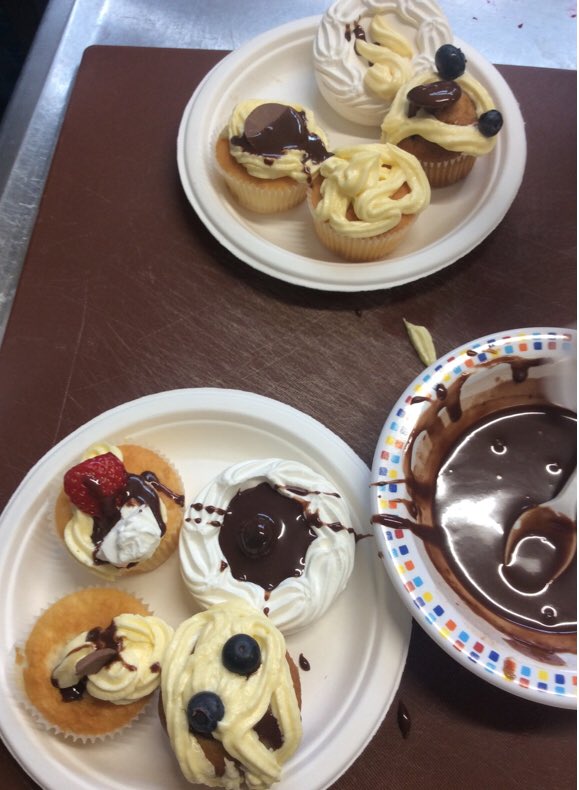 HamfordPrimary's tweet photo. After school clubs are fun, after school clubs can ignite new interests, after school clubs can also be incredibly tasty. Our young bakers produced the WOW factor in this weeks baking club. #juniormasterchefs #toogoodtoeat https://t.co/gp4l5iwyBn